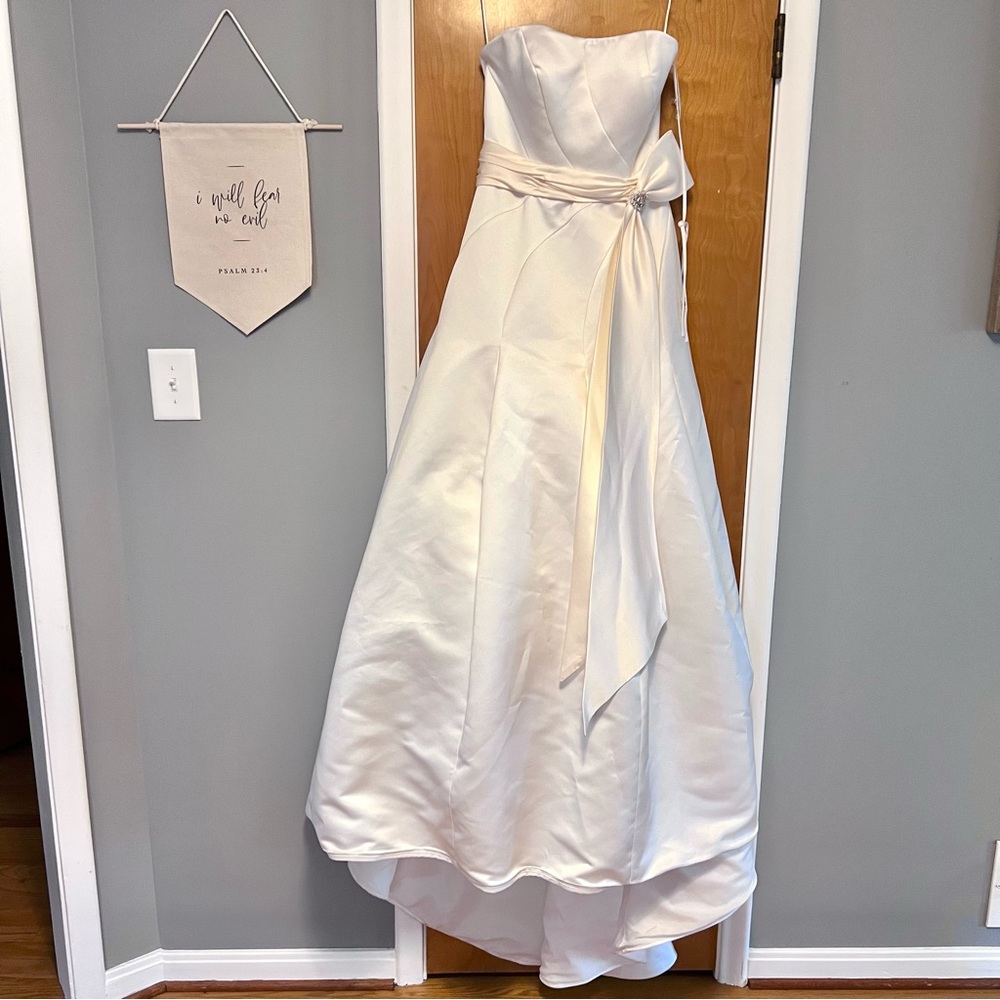Emerald Bridal - Women’s NEW (Sz 8) Strapless Wedding Gown Dress